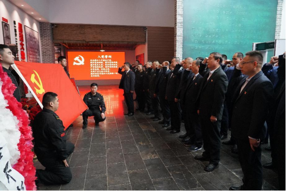 清明祭英烈 追惜思奋进146.png