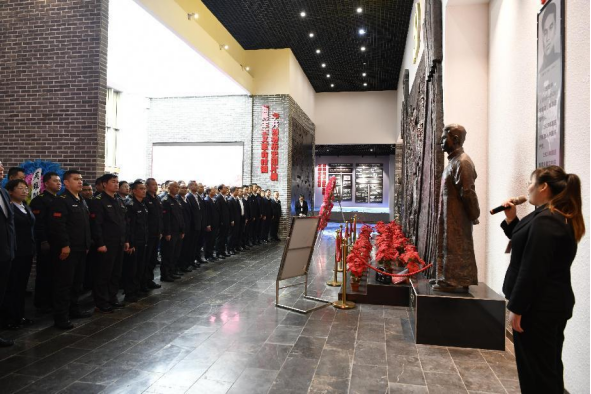 清明祭英烈 追惜思奋进298.png
